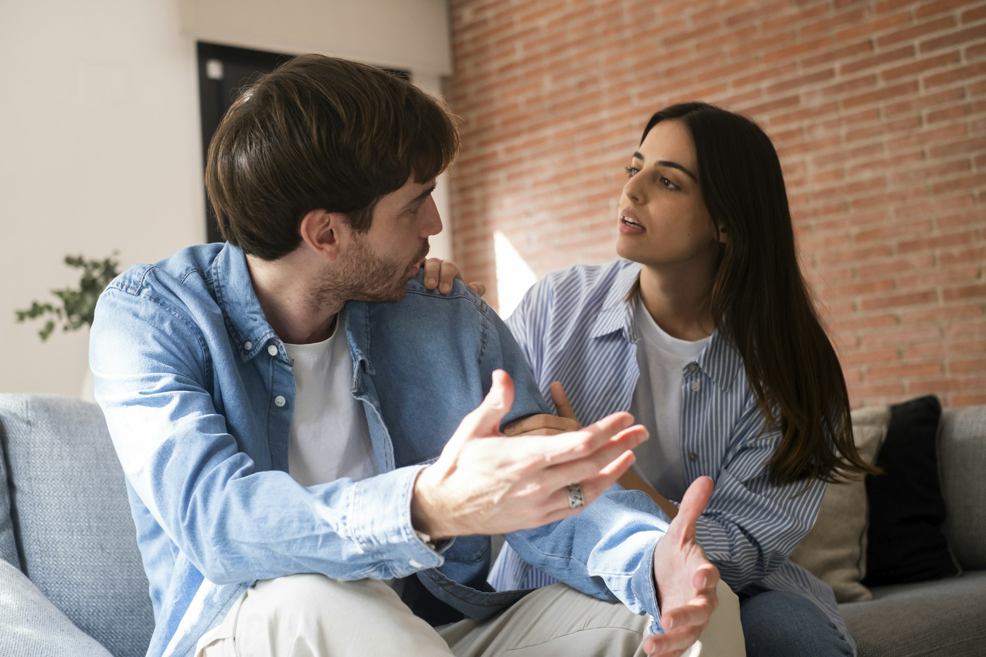 Pourquoi un homme infidèle reste avec sa femme ?