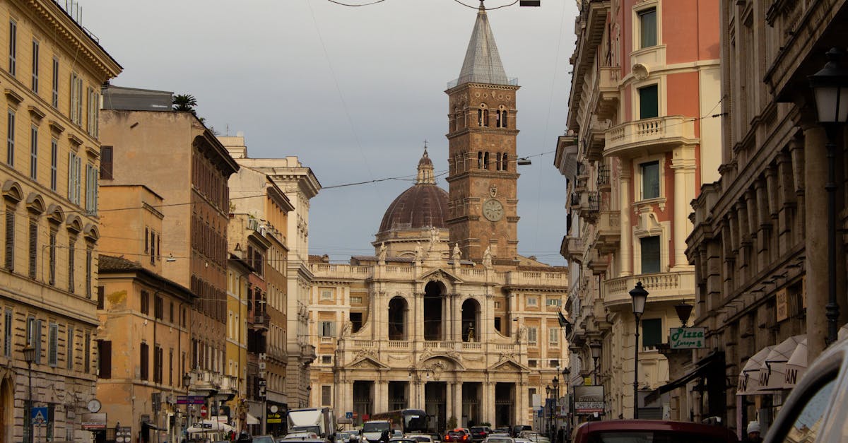 découvrez la magnificence de la basilique, un lieu emblématique alliant architecture sublime et histoire riche. explorez ses détails artistiques et vivez une expérience spirituelle inoubliable.