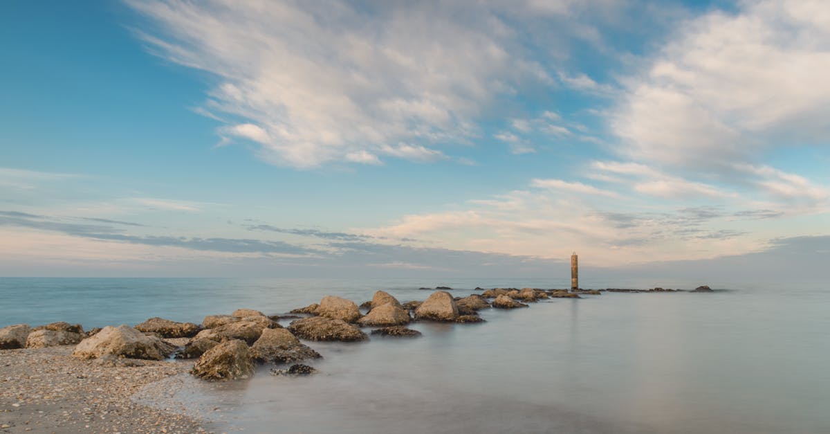 découvrez l'importance et l'histoire des tours d'eau, des structures emblématiques qui jouent un rôle essentiel dans la distribution de l'eau. explorez leur architecture unique et leur impact sur les paysages urbains.